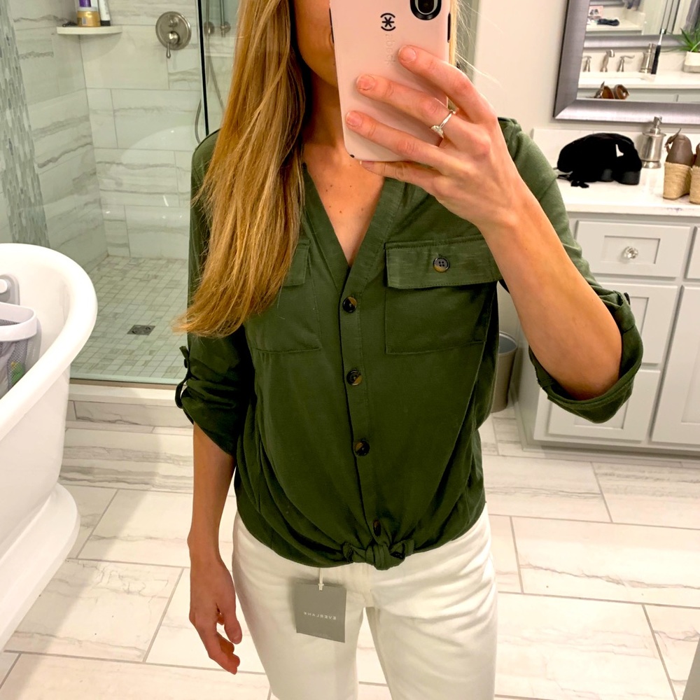 Small green top - front tie